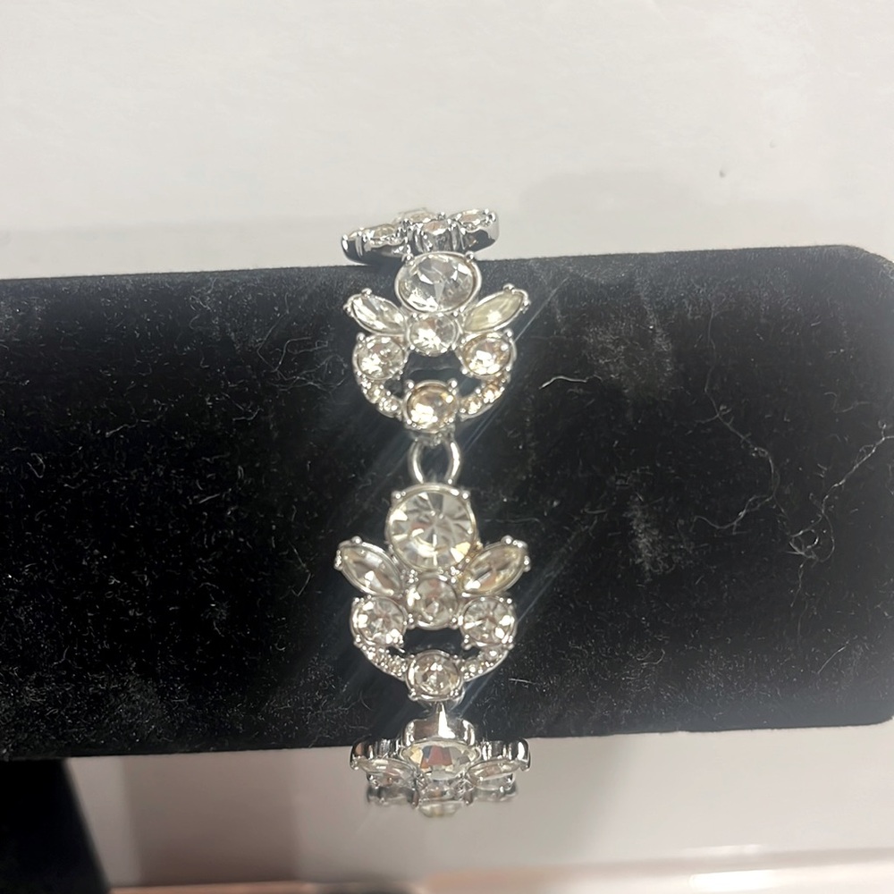 Vintage GIVENCHY rhinestone bracelet 💕